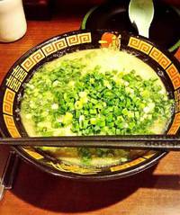 遅い時間の宴会後は 一蘭熊本下通店でラーメンを喰らう♪ 2015/11/09 18:03:05