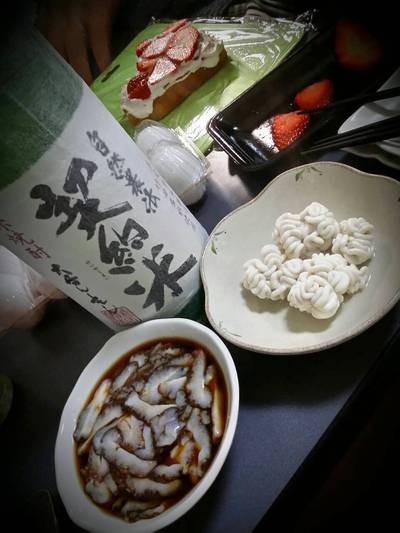 居酒屋毛虫で白子とナマコで乾杯～契約米焼酎～