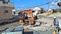 駐車場の取り壊し工事が始まりました。 2022/08/03 19:51:55