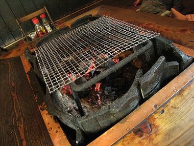 隠れ家みたいな地鶏屋らくだ山と月廻り温泉と白川水源
