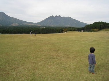 隠れ家みたいな地鶏屋らくだ山と月廻り温泉と白川水源