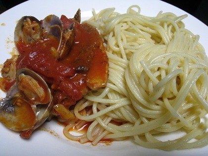 昨夜はサバとアサリのトマト煮&パルミジャーノのパスタ