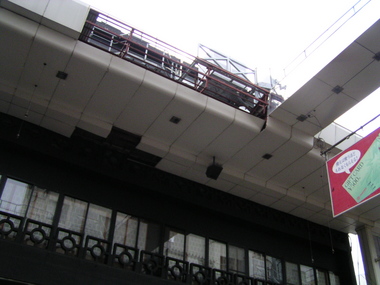 屋根が無い・・・?