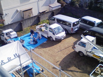 車10台、満車。