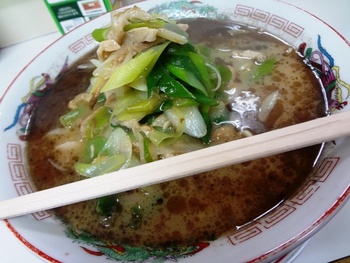 めんきち でネギラーメンを喰らう♪