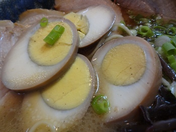 あづまラーメンでぇ~特製ラーメン喰らう♪