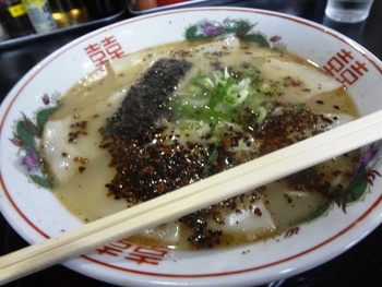 らしん チャーシュー麺を喰らう♪