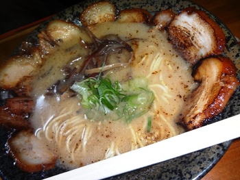 白龍でチャーシュー麺を喰らう♪