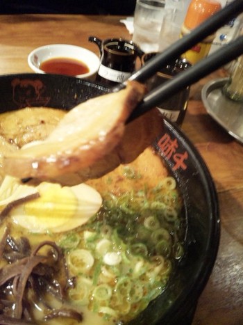 味千本店でぇ~チャーシュー麺を喰らう♪