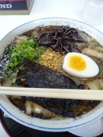 彩華ラーメンでチャーシューメンを喰らう♪