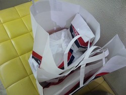 荷物いっぱいにゃのに