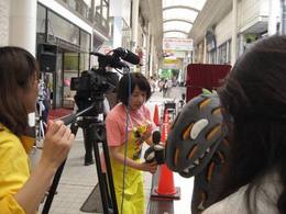 ☆上通商店街プレゼンツ☆　超大型絵本おはなし会、大盛況！