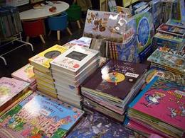 夏の児童書フェア開催中