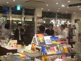 お店探検中・・・