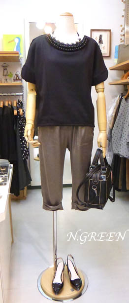 CHILLEA ビジュー衿付きカットソー
