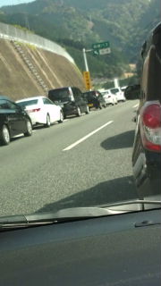 高速道路でまた渋滞!