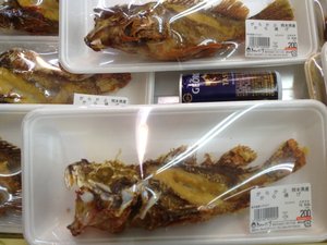 鮮魚売り場は、花盛り?