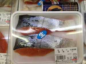 傷害事件発生! 犯人は、誰だ? きゃーたす