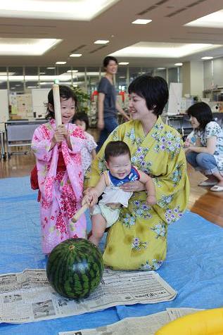 思いっきりたたいた、すいか割りレポート～♪