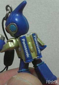 ちゃんと背負っておりました(^▽^* エボルタ君の背中。