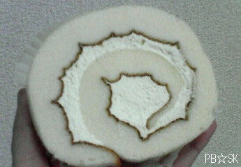 【しろふわロールケーキ(練乳クリーム)】を食べました(^▽^