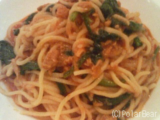 【ほうれん草とツナのトマトソース】のパスタを