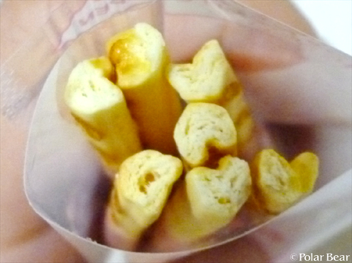 いちごポッキー【つぶつぶいちごハートフル】を食べました♪