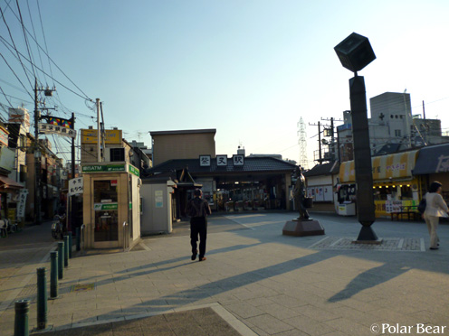 【柴又帝釈天】さん(^▽^*其の四 柴又駅と寅さんの像