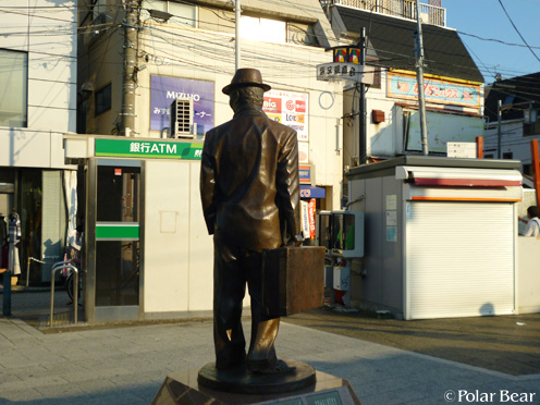 【柴又帝釈天】さん(^▽^*其の四 柴又駅と寅さんの像