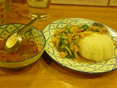 夏バテ予防にタイ料理です(^^)