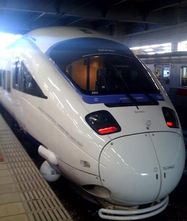 博多駅に停車中のかもめです(^^)