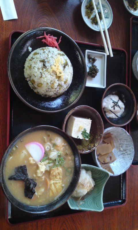 山賊茶屋でランチ