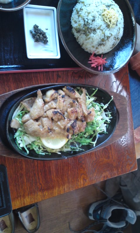 山賊茶屋でランチ