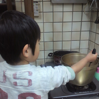 次男はじめてのカレーライス