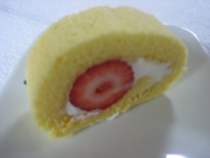あまおうロールケーキ