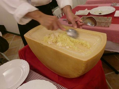 上通り【まんじゃぺしぇ】で、噂の【桃スープ】堪能♪♪