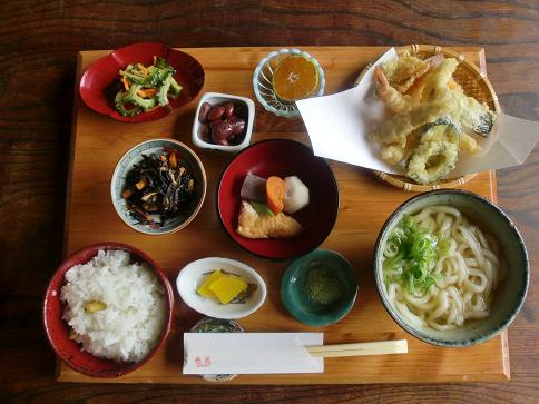 南阿蘇の【色花】でランチと《谷人たちの美術館》を楽しむ♪