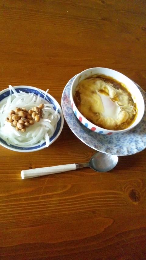 今日のランチにカレーをアレンジ