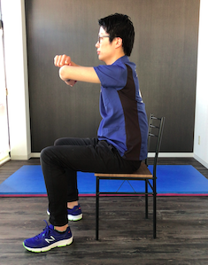 背骨の運動で関節の痛みを解消! 背骨の運動で関節の痛みを解消!