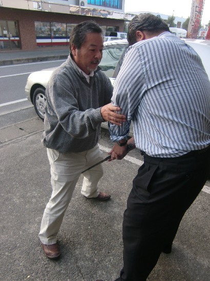 店先でゴルフレッスン？？